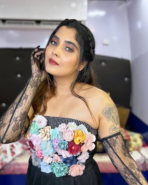 Aishwarya Shindogi Biography: Instagram, Movies, TV Shows, Parents, Height, Age, Net Worth Aishwarya Shindogi Biography: Instagram, Movies, TV Shows, Parents, Height, Age, Net Worth