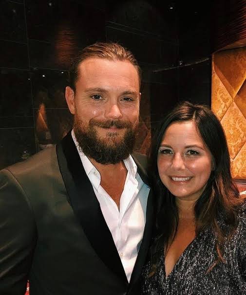 Clayne Crawford’s wife Sunshine Kiki Brown Biography: Height, Ethnicity, Age, Net Worth, Siblings, Parents, Children, Husband Clayne Crawford’s wife Sunshine Kiki Brown Biography: Height, Ethnicity, Age, Net Worth, Siblings, Parents, Children, Husband