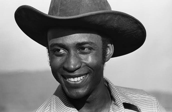 Cleavon Little Biography: Films, Wife, Obituary, Height, Ethnicity, Age, Net Worth, Siblings, Parents, Children Cleavon Little Biography: Films, Wife, Obituary, Height, Ethnicity, Age, Net Worth, Siblings, Parents, Children