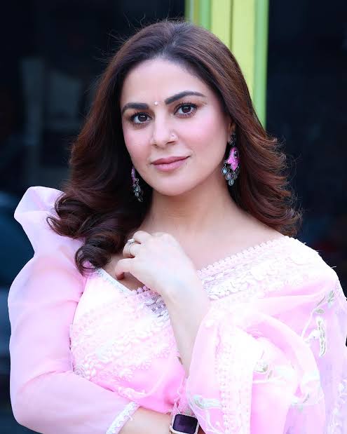 Shraddha Arya Biography: Movies, TV Shows, Parents, Husband, Children, Age, Instagram, Net Worth Shraddha Arya Biography: Movies, TV Shows, Parents, Husband, Children, Age, Instagram, Net Worth