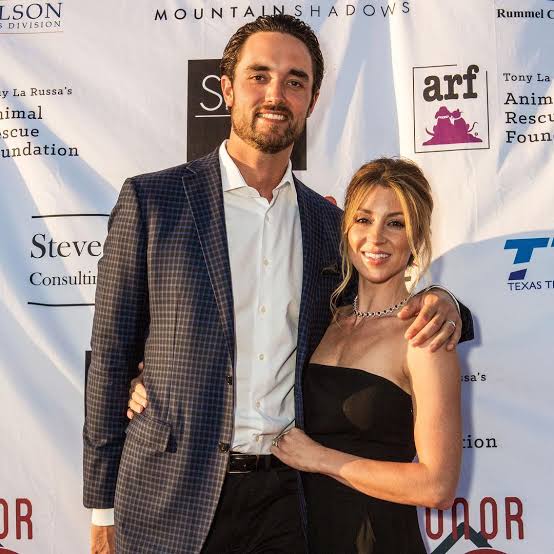 Brock Osweiler’s Wife, Erin Osweiler Biography: Career, Net Worth, Age, Parents, Siblings, Children Brock Osweiler’s Wife, Erin Osweiler Biography: Career, Net Worth, Age, Parents, Siblings, Children