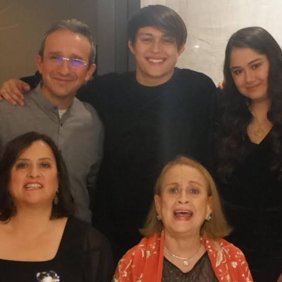 Enrique Gil’s Parents: Meet Bambi Gil And Enrique Gil Sr. Enrique Gil’s Parents: Meet Bambi Gil And Enrique Gil Sr.