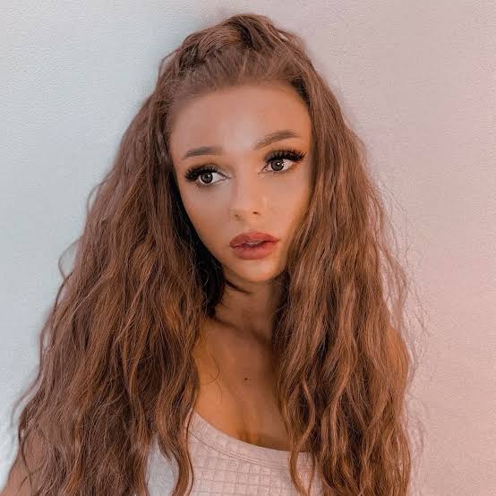 Weronika Heck Biography: Age, Net Worth, Spouse, Parents, Height, Instagram Weronika Heck Biography: Age, Net Worth, Spouse, Parents, Height, Instagram