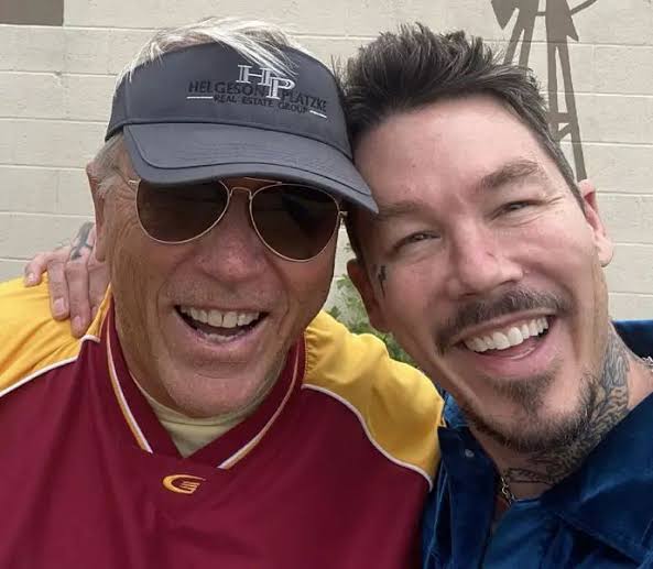 David Bromstad’s Father, Richard Harold David Bromstad Biography: Wife, Age, Net Worth, Ethnicity, Parents, Children David Bromstad’s Father, Richard Harold David Bromstad Biography: Wife, Age, Net Worth, Ethnicity, Parents, Children