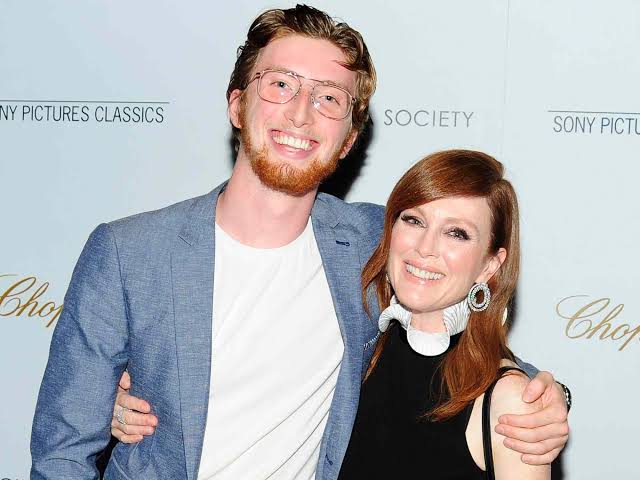 Julianne Moore’s Son, Caleb Freundlich Biography: Songs, Albums, Band, Height, Parents, Siblings, Wife, Age, Net Worth Julianne Moore’s Son, Caleb Freundlich Biography: Songs, Albums, Band, Height, Parents, Siblings, Wife, Age, Net Worth