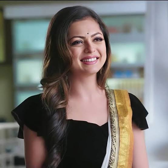 Drashti Dhami Biography: Age, Net Worth, Career, TV Shows, Movies, Husband, Daughter, Awards Drashti Dhami Biography: Age, Net Worth, Career, TV Shows, Movies, Husband, Daughter, Awards