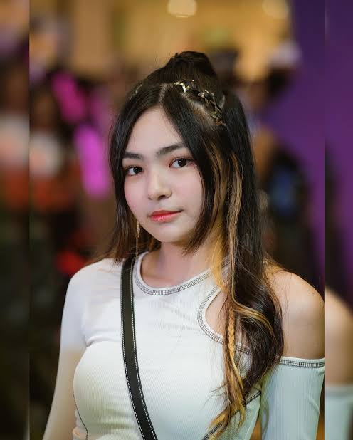 Dexie Diaz Biography: Age, Gaming Career, Net Worth, Height, TV Shows, Parents, Social Media, Acting Dexie Diaz Biography: Age, Gaming Career, Net Worth, Height, TV Shows, Parents, Social Media, Acting