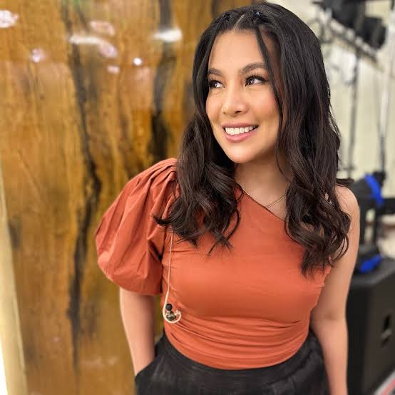 Aila Santos Biography: Age, R2K Band, YouTube, Music, Covers, Net Worth, Singer, Philippines, Career Aila Santos Biography: Age, R2K Band, YouTube, Music, Covers, Net Worth, Singer, Philippines, Career