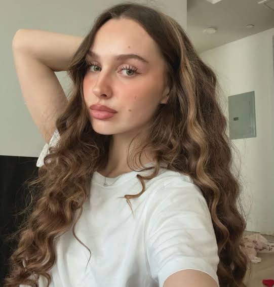 Louisa Jindaoui Biography: Age, Husband, Children, YouTube Channel, Net Worth, Instagram, Family Content, Social Media Louisa Jindaoui Biography: Age, Husband, Children, YouTube Channel, Net Worth, Instagram, Family Content, Social Media