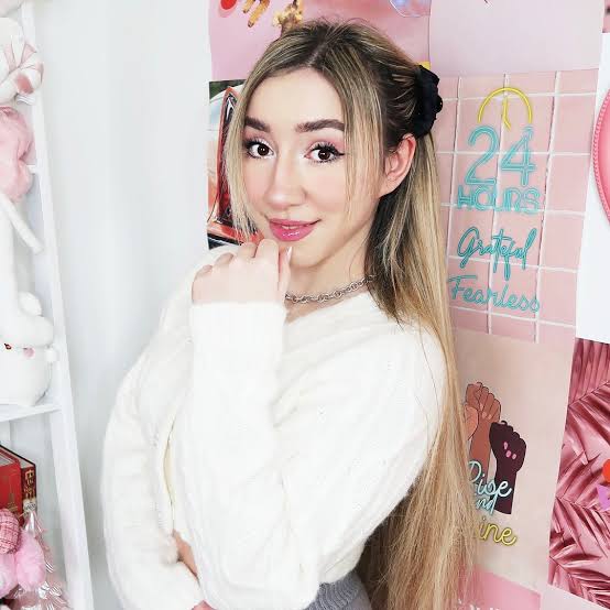 Rebekah Wing Biography: Age, YouTube, Net Worth, Content, Beauty Tutorials, Vlogs, Instagram, Career Rebekah Wing Biography: Age, YouTube, Net Worth, Content, Beauty Tutorials, Vlogs, Instagram, Career