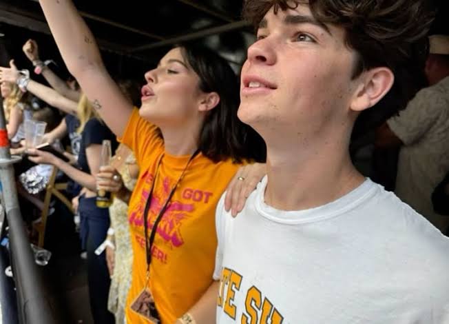Gracie Abrams’ Brother, August Abrams Bio: Siblings, Age, Parents, Net Worth, Height, Social Media, Career Gracie Abrams’ Brother, August Abrams Bio: Siblings, Age, Parents, Net Worth, Height, Social Media, Career