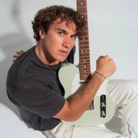 Ben Rodrigues Biography: Age, Music Career, Net Worth, Songs, Girlfriend, Height, Parents, Tour Ben Rodrigues Biography: Age, Music Career, Net Worth, Songs, Girlfriend, Height, Parents, Tour