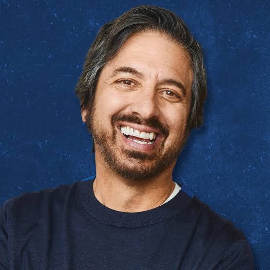 Ray Romano Biography: Comedian, Actor, TV Shows, Net Worth, Wife, Children, Height, Parents, Siblings Ray Romano Biography: Comedian, Actor, TV Shows, Net Worth, Wife, Children, Height, Parents, Siblings