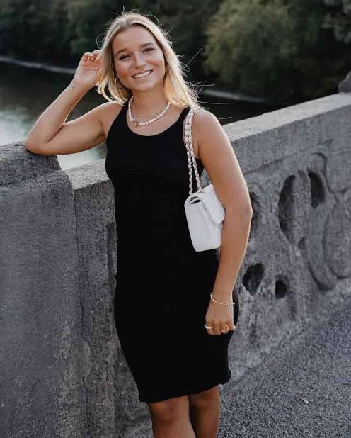 Alina Wachinger Biography: Fashion, Age, TikTok, Net Worth, Blogging, Nationality, Fiancé, Content Alina Wachinger Biography: Fashion, Age, TikTok, Net Worth, Blogging, Nationality, Fiancé, Content