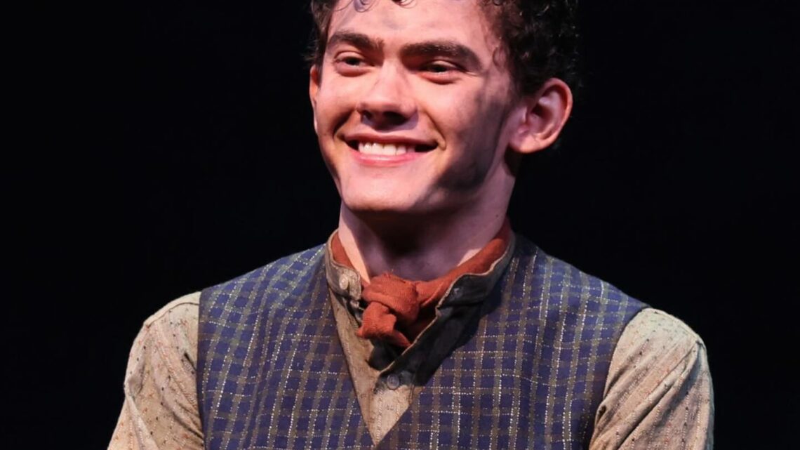 Joe Locke Biography: Siblings, Mother, Height, Ethnicity, Age, Net Worth, Films, Awards, Girlfriend Joe Locke Biography: Siblings, Mother, Height, Ethnicity, Age, Net Worth, Films, Awards, Girlfriend