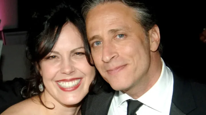 Jon Stewart’s wife Tracey Mcshane Biography: Parents, Siblings, Age, Net Worth, Height, Ethnicity, Books, Wife, Children