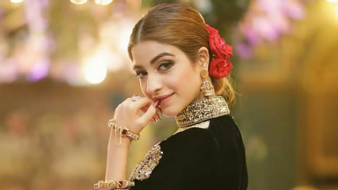 Kinza Hashmi Biography: Height, Wiki, Parents, Siblings, Children, Movies, Age, Net Worth, Instagram