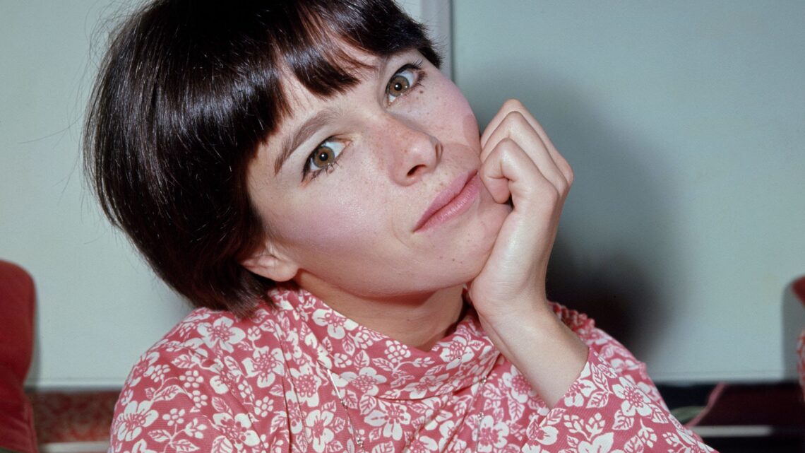 Geraldine Chaplin Biography: Age, Net Worth, Siblings, Parents, Height, Ethnicity, Children, Husband, Awards, Movies Geraldine Chaplin Biography: Age, Net Worth, Siblings, Parents, Height, Ethnicity, Children, Husband, Awards, Movies