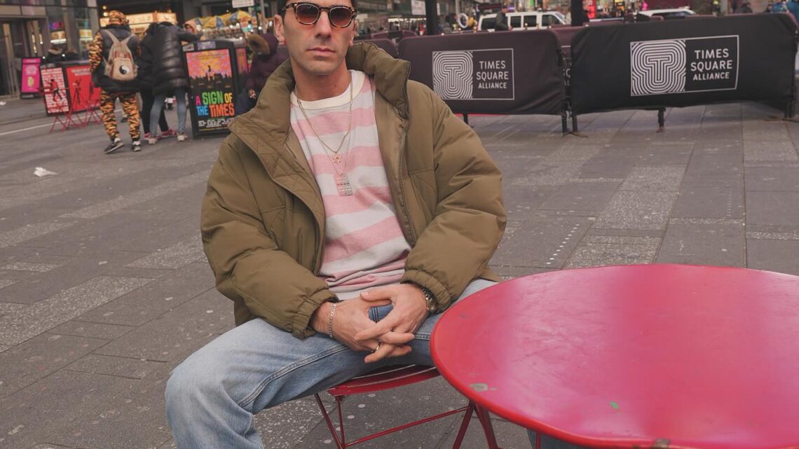 Nev Schulman Biography: Films, Awards, Books, Wife, Kids, Siblings, Parents, Height, Ethnicity, Age, Net Worth Nev Schulman Biography: Films, Awards, Books, Wife, Kids, Siblings, Parents, Height, Ethnicity, Age, Net Worth