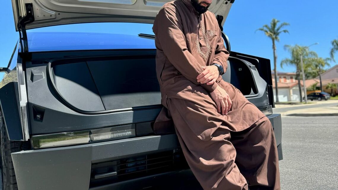 Qias Omar Biography: YouTube, Dating Life, Siblings, Parents, Height, Ethnicity, Age, Net Worth Qias Omar Biography: YouTube, Dating Life, Siblings, Parents, Height, Ethnicity, Age, Net Worth