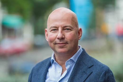 Stefan de Vries Biography: Age, Net Worth, Journalism, French Politics, Podcast, Ex-Girlfriend, Career, Instagram