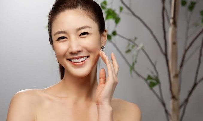 Lee Soo-kyung Biography: Movies, TV Shows, Age, Net Worth, Parents, Partner, Height