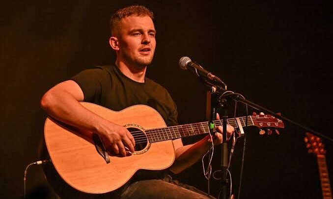 Dan McCabe Biography: Wife, Children, Songs, Net Worth, Age, Height, Folk Music, Albums, Career
