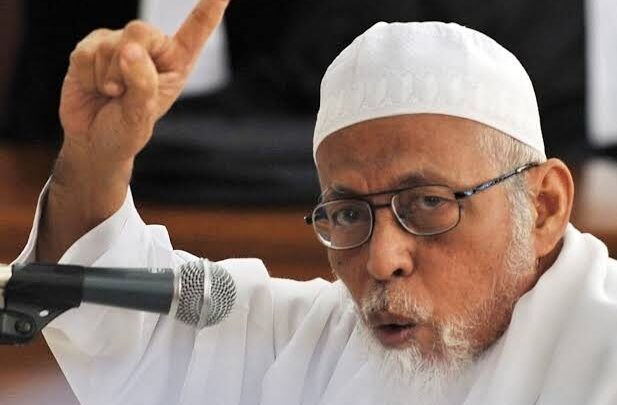 Abu Bakar Ba’asyir Biography: Wikipedia, Nationality, Ethnicity, Age, Net Worth, Controversies, Wife, Children, Family