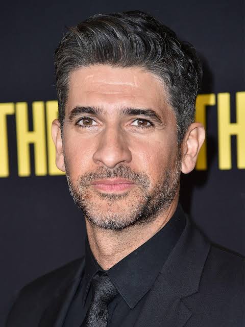 Raza Jaffrey Biography: Height, Ethnicity, Age, Net Worth, Siblings, Parents, Films, Child, Wife, TV Series, Songs