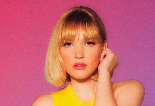 Holiday Sidewinder Bio: Parents, Age, Husband, Net Worth, Songs, Albums, Tour, Siblings, Mother