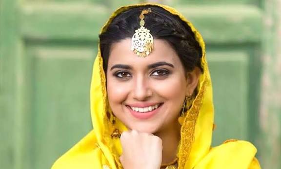 Nimrat Khaira Biography: Songs, Movies, Net Worth, Age, Albums, Height, Parents, Instagram