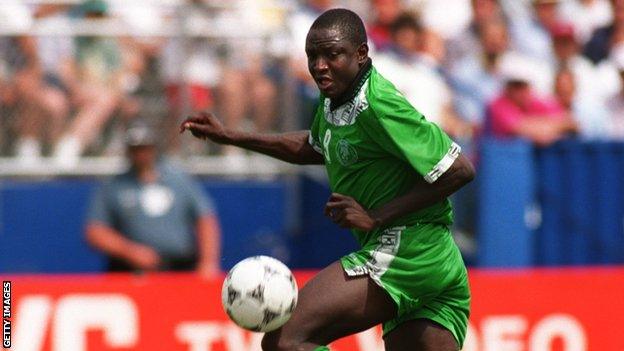 Rashidi Yekini Biography: Children, Age, Wife, Net Worth, Parents, Cause of Death, Height, Stats