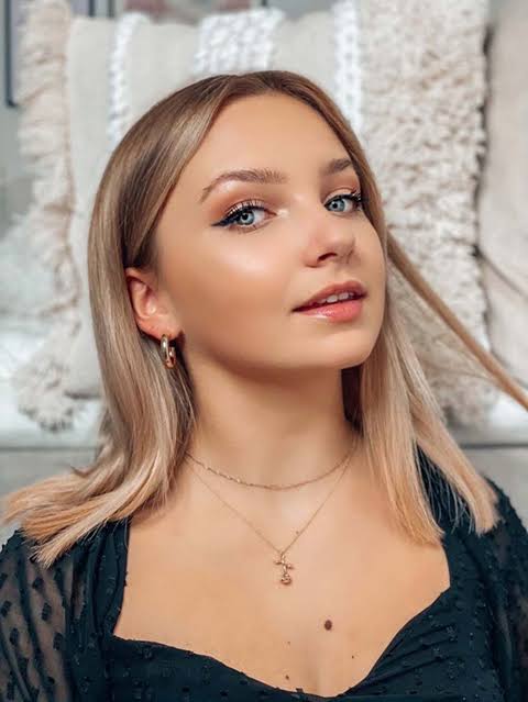 Alina Mour Biography: TikTok, Age, Wikipedia, Net Worth, Fashion, Content, Influencer, Instagram Alina Mour Biography: TikTok, Age, Wikipedia, Net Worth, Fashion, Content, Influencer, Instagram