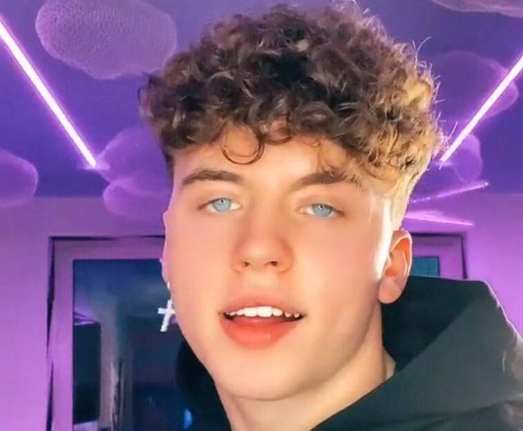 Davide Moccia Biography: Age, Reality TV, TikTok, Net Worth, Defhouse, Travel, Social Media Davide Moccia Biography: Age, Reality TV, TikTok, Net Worth, Defhouse, Travel, Social Media