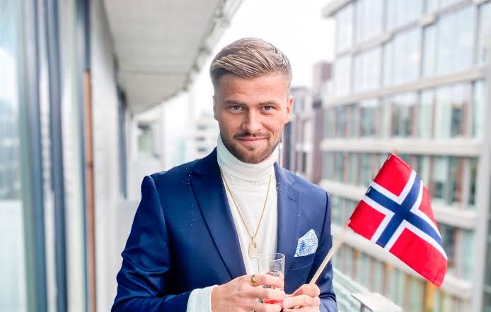 Mario Riera Biography: Reality TV, Instagram, Age, Shows, Height, Girlfriend, Net Worth, Career Mario Riera Biography: Reality TV, Instagram, Age, Shows, Height, Girlfriend, Net Worth, Career