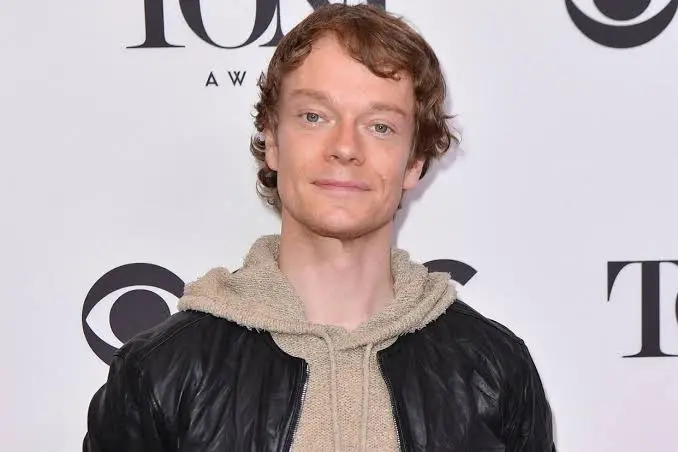 Alfie Allen Biography: Game of Thrones, Sister, Emmy, Age, Net Worth, Height, Parents, Daughter, Movies