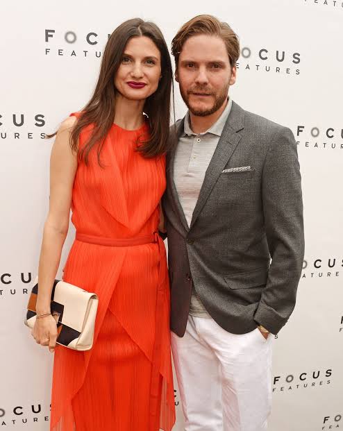 Daniel Brühl’s wife, Felicitas Rombold Bio: Model, Psychotherapist, Net Worth, Age, Career, Education, Marriage, Children Daniel Brühl’s wife, Felicitas Rombold Bio: Model, Psychotherapist, Net Worth, Age, Career, Education, Marriage, Children