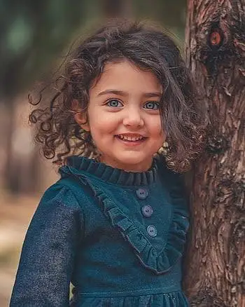 Anahita Hashemzadeh Biography: Age, Parents, Instagram, Modeling, Art, Net Worth, Iranian Heritage