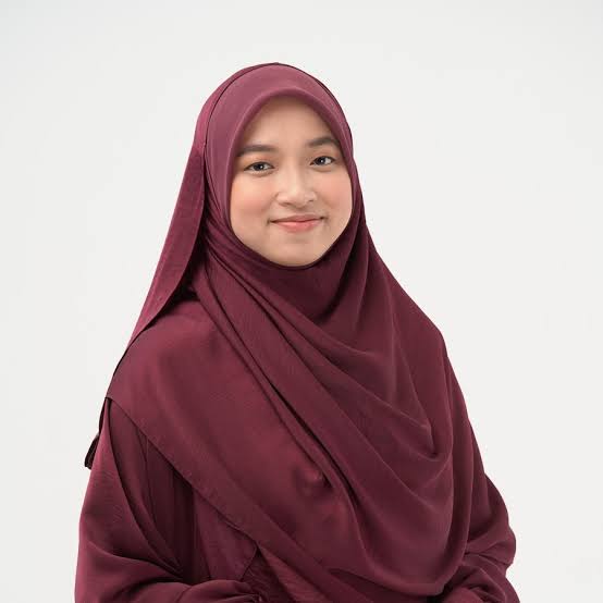 Farhatul Fairuzah Biography: Husband, Age, Quranic Recitation, Net Worth, Awards, Songs, Parents, Education Farhatul Fairuzah Biography: Husband, Age, Quranic Recitation, Net Worth, Awards, Songs, Parents, Education