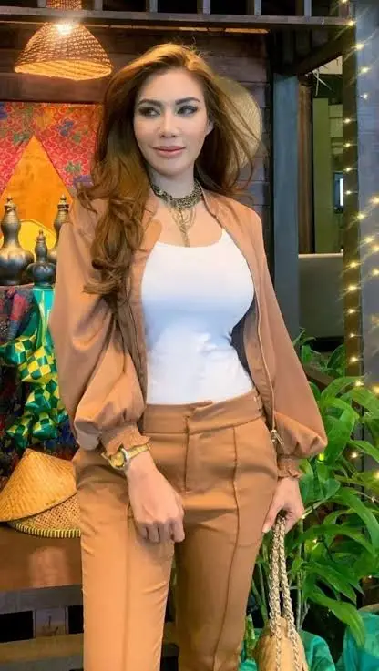 Intan Hanifiah Biography: Age, Boyfriend, Net Worth, Business, Height, Sister, Instagram
