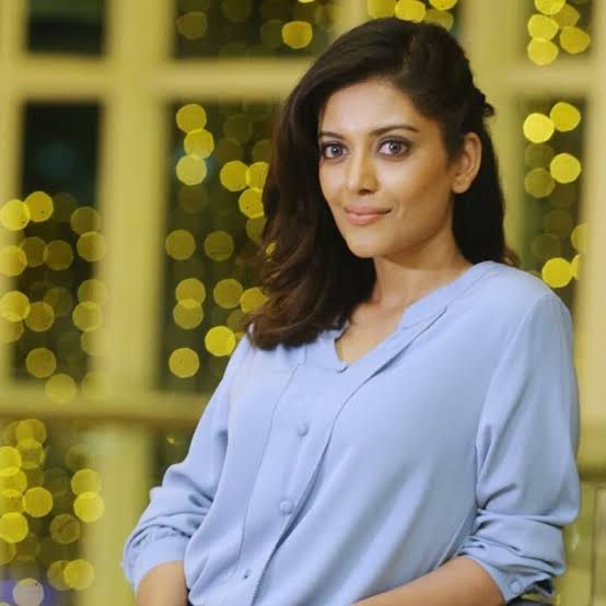 Sangeeta Krishnasamy Biography: Age, Husband, Net Worth, Movies, Awards, Height, Parents, Films Sangeeta Krishnasamy Biography: Age, Husband, Net Worth, Movies, Awards, Height, Parents, Films