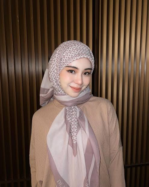 Adira Salahudi Biography: Husband, Age, Children, Net Worth, Height, Instagram, Parents Adira Salahudi Biography: Husband, Age, Children, Net Worth, Height, Instagram, Parents