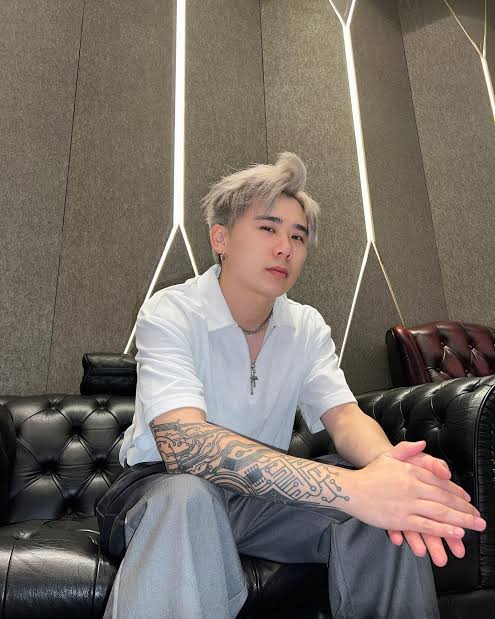 Danny Lee Yu Xin Biography: Wife, Age, Content, Net Worth, Height, Parents, Instagram Danny Lee Yu Xin Biography: Wife, Age, Content, Net Worth, Height, Parents, Instagram