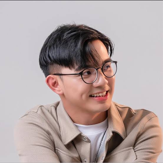 Adam Shamil Biography: Nationality, Career, Parents, Songs, Instagram, Net Worth, Age, Songs Adam Shamil Biography: Nationality, Career, Parents, Songs, Instagram, Net Worth, Age, Songs