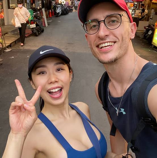 Roman and Sharon Biography: Ages, Real Names, Net Worth, Songs, Albums, Company, Dating, Heights Roman and Sharon Biography: Ages, Real Names, Net Worth, Songs, Albums, Company, Dating, Heights