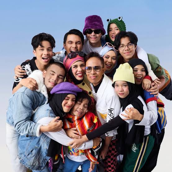 Gen Halilintar Biography: Ages, Net Worth, YouTube, Songs, Children, Business, Family Gen Halilintar Biography: Ages, Net Worth, YouTube, Songs, Children, Business, Family