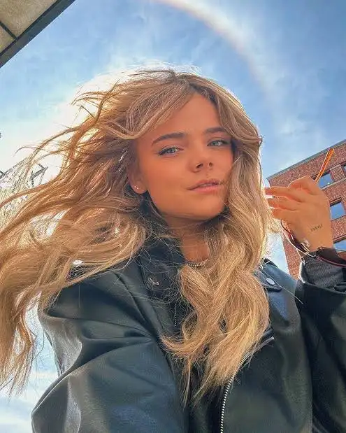 Linnea Løtvedt Biography: Boyfriend, Age, TikTok, Net Worth, Height, Parents, Books, Clothing Line