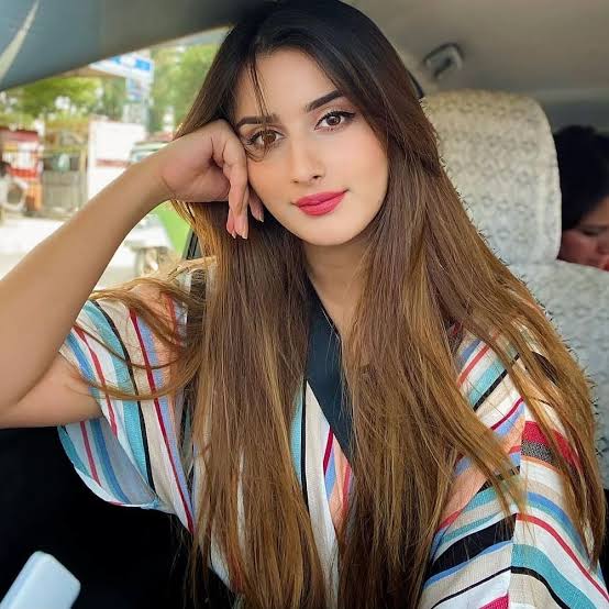 Alishbah Anjum Biography: Boyfriend, Age, Height, Net Worth, Sister, Movies, Family, TikTok Alishbah Anjum Biography: Boyfriend, Age, Height, Net Worth, Sister, Movies, Family, TikTok