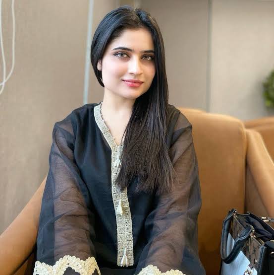 Ducky Bhai’s Wife, Aroob Jatoi Biography: Age, Net Worth, Height, YouTube, Parents, Family Ducky Bhai’s Wife, Aroob Jatoi Biography: Age, Net Worth, Height, YouTube, Parents, Family