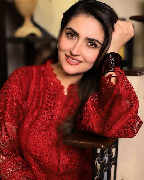 Hiba Bukhari Biography: Husband, Age, Height, Net Worth, Dramas, Awards, Family Hiba Bukhari Biography: Husband, Age, Height, Net Worth, Dramas, Awards, Family